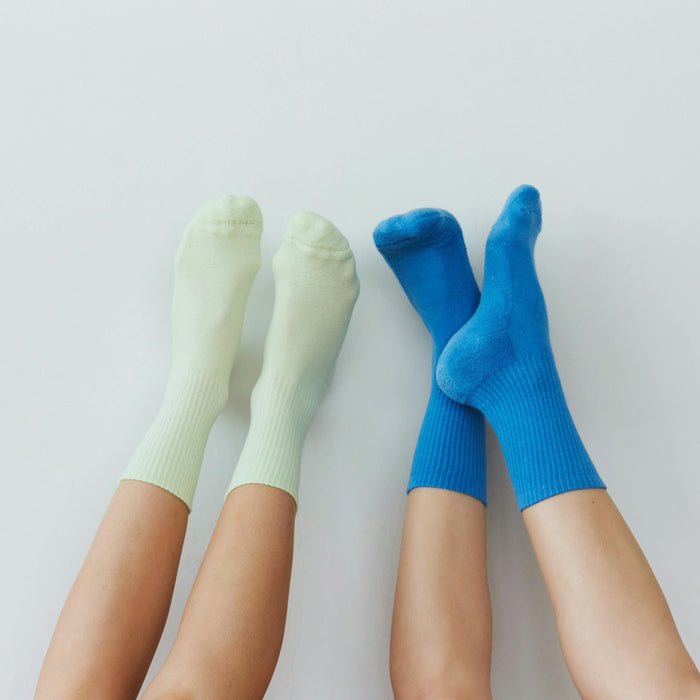 Diabetic Socks vs. Regular Socks:  What Sets Them Apart?